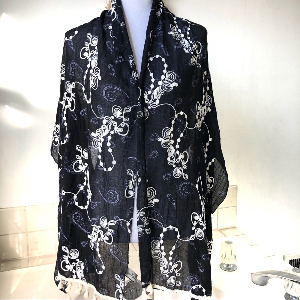 Simply Noelle Black Cream Embroidered Tassel Scarf